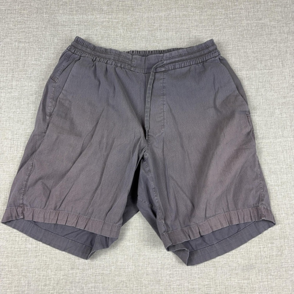 Lululemon Shorts Mens Medium Gray Bermuda Drawstring Elastic Waist Fit 9 Inseam